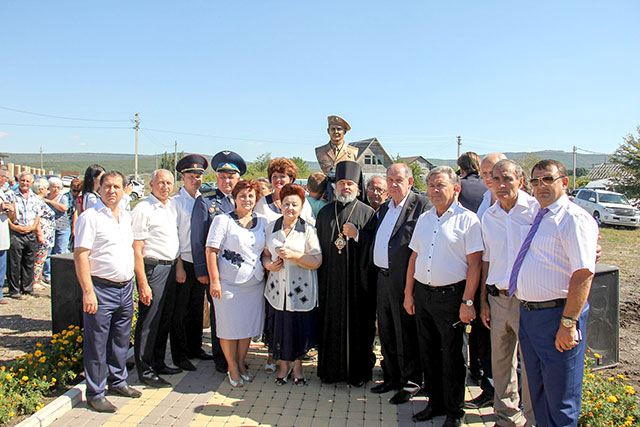 100916pamatnik gl