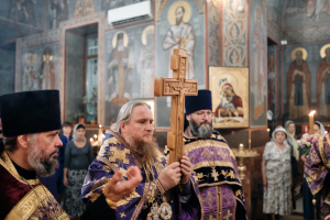 НОВОРОССИЙСК. ВСЕНОЩНОЕ БДЕНИЕ В КАНУН ПРАЗДНИКА ВОЗДВИЖЕНИЯ КРЕСТА ГОСПОДНЯ В СВЯТО-УСПЕНСКОМ КАФЕДРАЛЬНОМ СОБОРЕ