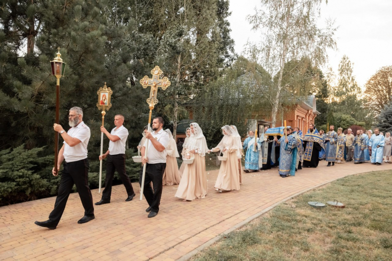 СОВХОЗНЫЙ. УТРЕНЯ С ЧИНОМ ПОГРЕБЕНИЯ ПЛАЩАНИЦЫ