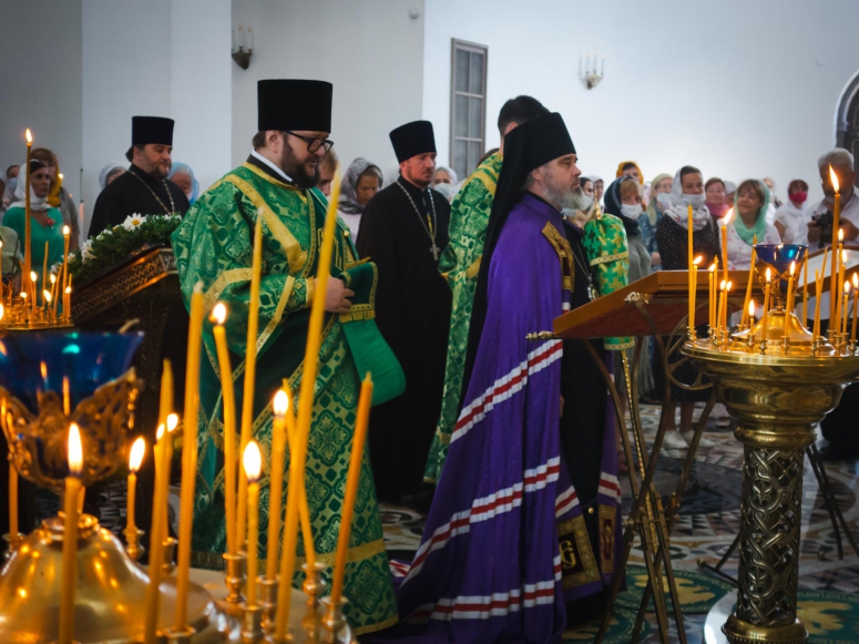 БОЖЕСТВЕННАЯ ЛИТУРГИЯ В ХРАМЕ СВЯТЫХ ПЕТРА И ФЕВРОНИИ В ГОРОДЕ-ГЕРОЕ НОВОРОССИЙСКЕ