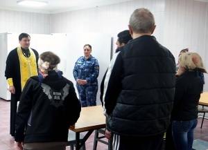 Священник Свято-Троицкого храма г. Новороссийска совершил праздничный молебен в колонии-поселении № 10