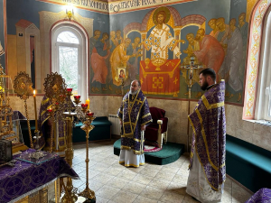 ДИВНОМОРСКОЕ. БОЖЕСТВЕННАЯ ЛИТУРГИЯ ИЕРЕЙСКИМ ЧИНОМ В СЕДМИЦУ 4-Ю ВЕЛИКОГО ПОСТА, КРЕСТОПОКЛОННУЮ