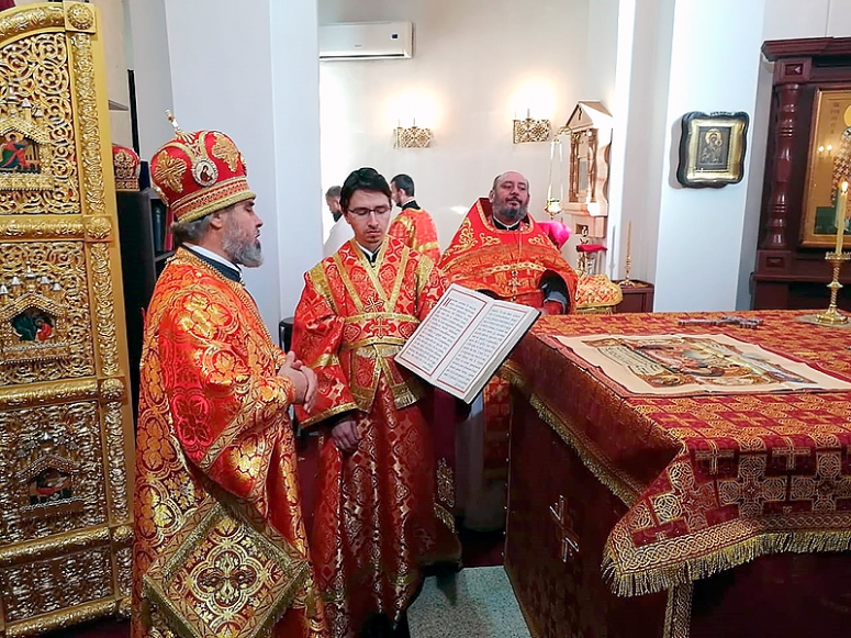 БОЖЕСТВЕННАЯ ЛИТУРГИЯ В ХРАМЕ СВЯТОЙ ВЕЛИКОМУЧЕНИЦЫ ВАРВАРЫ СЕЛА ВАРВАРОВКА