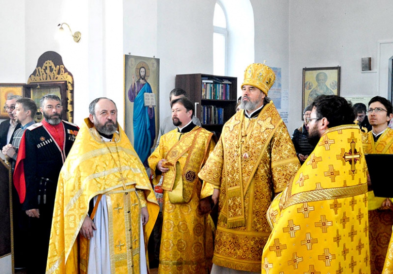 Божественная литургию  в храме Усекновения главы Иоанна Предтечи села Прасковеевка