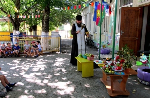 Священник посетил детский садик села Адербиевка