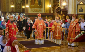 КРАСНОДАР. ВЕЛИКАЯ ПАСХАЛЬНАЯ ВЕЧЕРНЯ В СВЯТО-ЕКАТЕРИНИНСКОМ СОБОРЕ