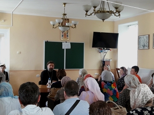 Обучение взрослых прихожан основам Православия проходит при храме Новомучеников и Исповедников Церкви Русской г. Новороссийска