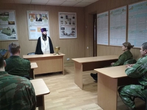 Священник посетил погранзаставу села Архипо-Осиповка