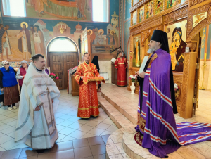 ДИВНОМОРСКОЕ. БОЖЕСТВЕННАЯ ЛИТУРГИЯ В ХРАМЕ ПРЕПОДОБНОГО СЕРГИЯ РАДОНЕЖСКОГО