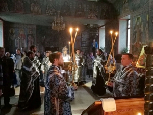 Утреня с чтением Великого канона преподобного Андрея Критского в кафедральном Свято-Успенском соборе г. Новороссийска