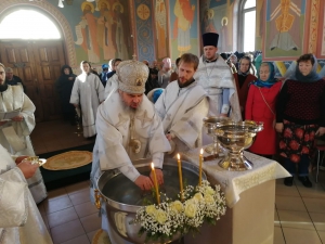 В НАВЕЧЕРИЕ БОГОЯВЛЕНИЯ ГЛАВА НОВОРОССИЙСКОЙ ЕПАРХИИ СОВЕРШИЛ ПРАЗДНИЧНОЕ БОГОСЛУЖЕНИЕ И ВЕЛИКОЕ ОСВЯЩЕНИЕ ВОДЫ НА АРХИЕРЕЙСКОМ ПОДВОРЬЕ
