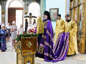 В день памяти святых благоверных Петра и Февронии Божественная литургия в Свято-Вознесенском соборе Геленджика