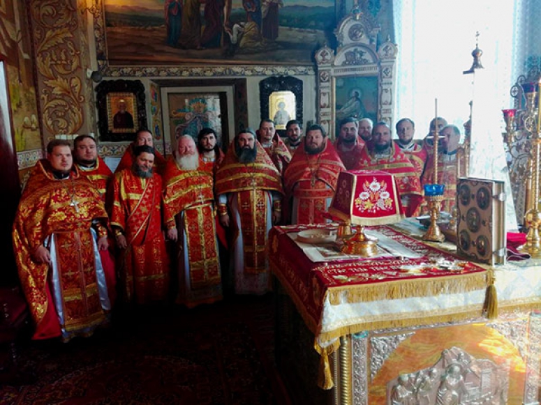 В Свято-Успенском храме г. Славянска-на-Кубани  состоялось собрание благочиния