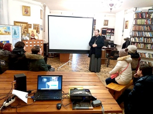 Встреча с молодежью в храме иконы Божией Матери «Державная» прихода святого равноапостольного великого князя Владимира г-к Анапа