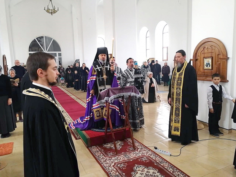 Чтение Великого канона прп. Андрея Критского в храме святителя Николая Чудотворца станицы Запорожской