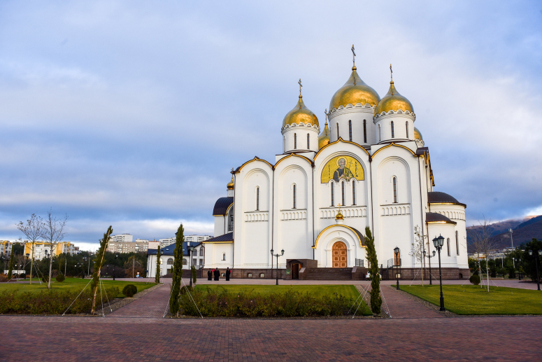 ПРЕСТОЛЬНЫЙ ПРАЗДНИК ХРАМА В ЧЕСТЬ СВЯТИТЕЛЯ ИОАННА ЗЛАТОУСТОГО ГОРОДА ГЕЛЕНДЖИКА