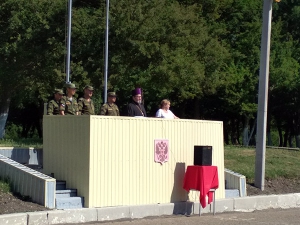 Священник принял участие в митинге, посвященном началу учебного периода войсковой части в станице Натухаевской