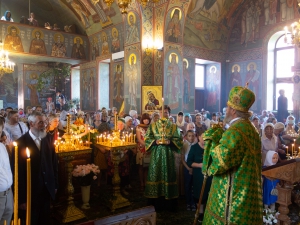 БОЖЕСТВЕННАЯ ЛИТУРГИЯ В ПРАЗДНИК СВЯТОЙ ТРОИЦЫ