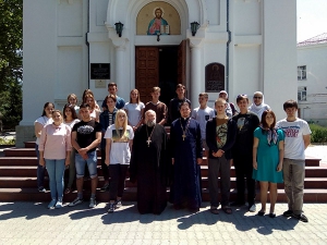 Встреча со студентами Апшеронского лесхоз-техникума на территории Свято-Вознесенского собора г.-к. Геленджик