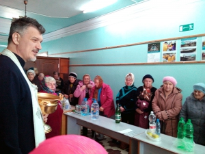 На Крещенские праздники Свято-Троицкий храм города Новороссийска посетила группа Новороссийского городского общества инвалидов