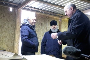 Рабочий визит епископа Феогноста на строительную площадку Андреевского собора