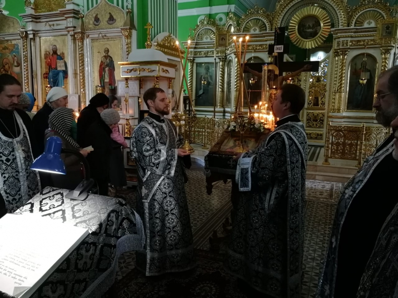 Чтение Великого канона прп. Андрея Критского в Онуфриевском храме города-курорта Анапа