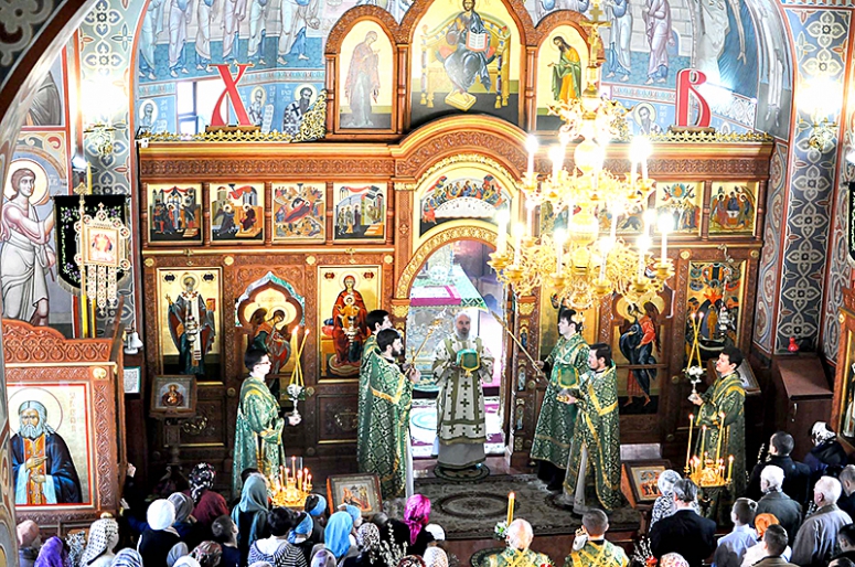 Божественная литургия в праздник Входа Господня в Иерусалим