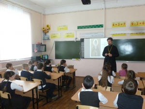 Беседы с учащимися начальных классов школы №20 города Крымска о святых воинах Руси