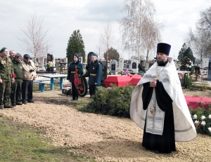 Перезахоронение погибших советских войнов в хуторе Коржевском