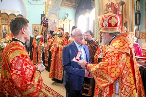 Пасхальная великая вечерня в Свято-Вознесенском кафедральном соборе города Геленджика
