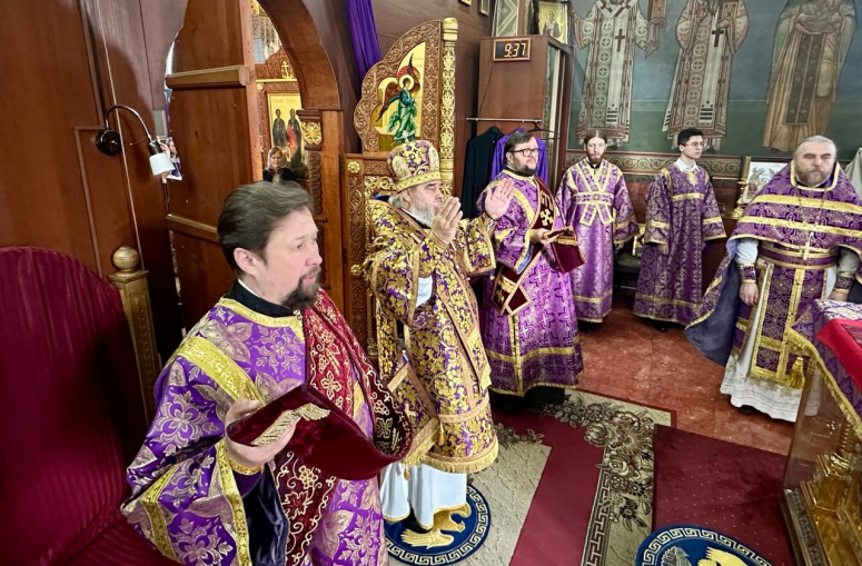 НОВОРОССИЙСК. БОЖЕСТВЕННАЯ ЛИТУРГИЯ В НЕДЕЛЮ ТОРЖЕСТВА ПРАВОСЛАВИЯ В СВЯТО-УСПЕНСКОМ КАФЕДРАЛЬНОМ СОБОРЕ