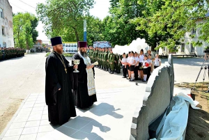 Освящение памятников на территории ремонтно-эвакуационного полка Южного военного округа