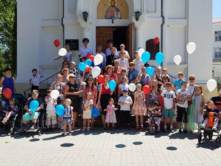 Благотворительное мероприятие для детей-инвалидов ко Дню России в Свято-Вознесенском соборе Геленджика