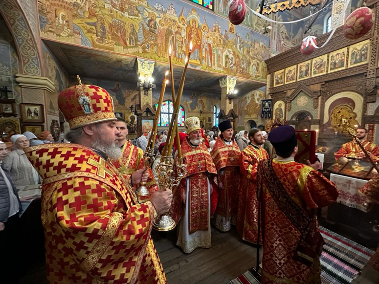 АНАПА. БОЖЕСТВЕННАЯ ЛИТУРГИЯ  В НЕДЕЛЮ 3-Ю ПО ПАСХЕ, СВЯТЫХ ЖЕН-МИРОНОСИЦ В ХРАМЕ ПРЕПОДОБНОГО СЕРАФИМА САРОВСКОГО