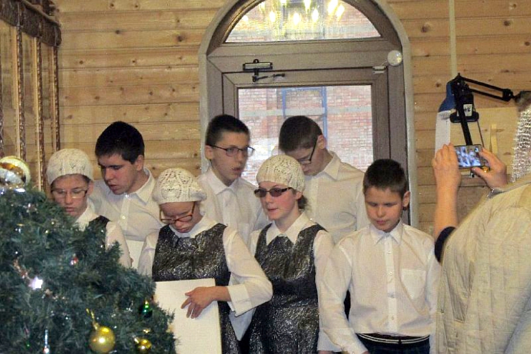 Рождественский концерт, подготовленный воспитанниками интерната в малом храме Андреевского кафедрального собора г. Геленджика