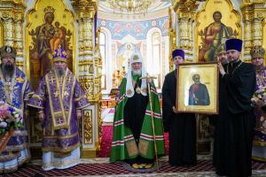 АРХИЕПИСКОП КАЛЛИСТРАТ СОСЛУЖИЛ ПРЕДСТОЯТЕЛЮ РУССКОЙ ЦЕРКВИ ЗА ЛИТУРГИЕЙ ВО ВЛАДИМИРСКОМ КАФЕДРАЛЬНОМ СОБОРЕ СОЧИ