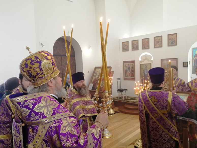 БОЖЕСТВЕННАЯ ЛИТУРИЯ В НЕДЕЛЮ 2-Ю ВЕЛИКОГО ПОСТА