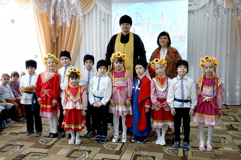 Священник посетил детский садик города Славянска-на-Кубани