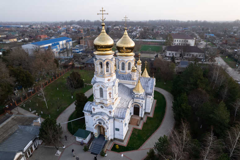 БОЖЕСТВЕННАЯ ЛИТУРГИЯ В СВЯТО УСПЕНСКОМ ХРАМЕ ГОРОДА СЛАВЯНСК НА КУБАНИ