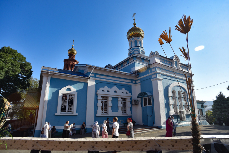 НОВОРОССИЙСК. ПРАЗДНИК УСПЕНИЯ ПРЕСВЯТОЙ БОГОРОДИЦЫ В СВЯТО-УСПЕНСКОМ КАФЕДРАЛЬНОМ СОБОРЕ