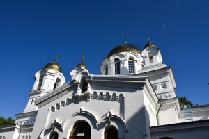 ГЕЛЕНДЖИК. БОЖЕСТВЕННАЯ ЛИТУРГИЯ В ПРАЗДНИК РОЖДЕСТВА ПРЕСВЯТОЙ ВЛАДЫЧИЦЫ НАШЕЙ БОГОРОДИЦЫ И ПРИСНОДЕВЫ МАРИИ