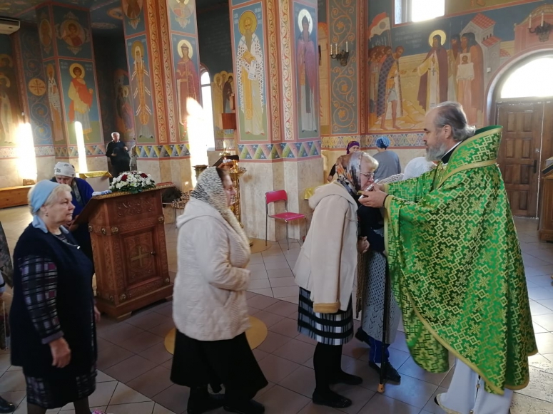 БОЖЕСТВЕННАЯ ЛИТУРГИЯ В ДЕНЬ ПАМЯТИ СВЯТИТЕЛЯ ФИЛАРЕТА МОСКОВСКОГО