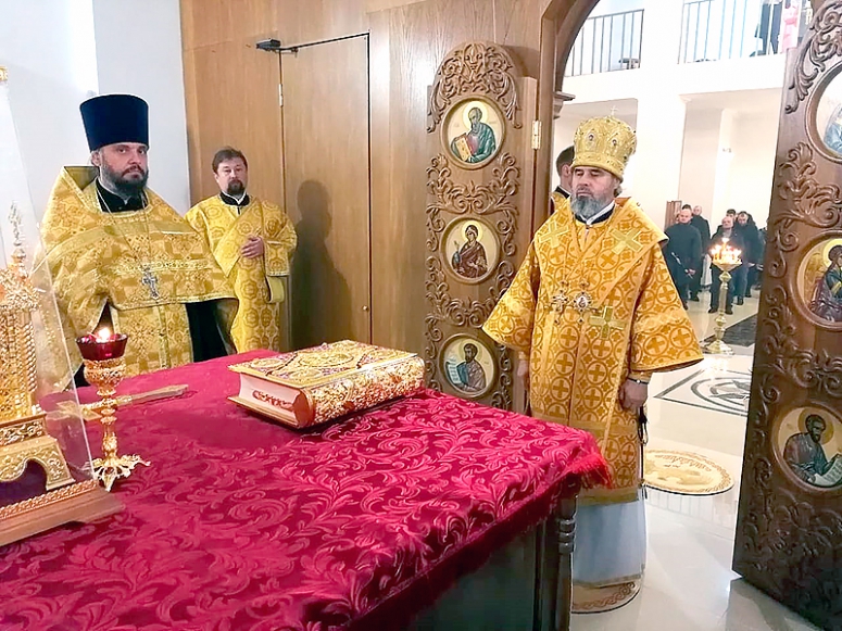 Всенощное бдение в храме в честь святого великомученика Георгия Победоносца станицы Натухаевской
