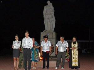 Священник принял участие в акции «Свеча памяти» в станице Петровской