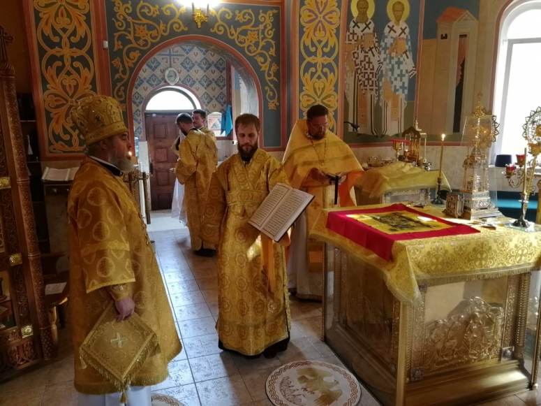 БОЖЕСТВЕННАЯ ЛИТУРГИЯ В НЕДЕЛЮ 18-Ю ПО ПЯТИДЕСЯТНИЦЕ