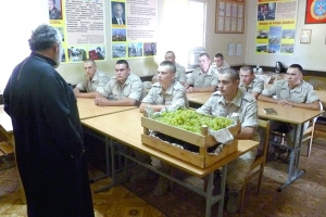 Священник посетил воинскую часть №26345