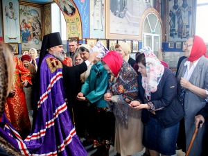 Божественная литургия во вторник Светлой седмицы в Михаило-Архангельском храме г. Крымска