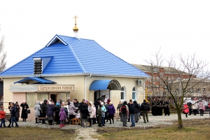 Божественная литургия в престольный праздник храма Трех Святителей  села Цибанобалка